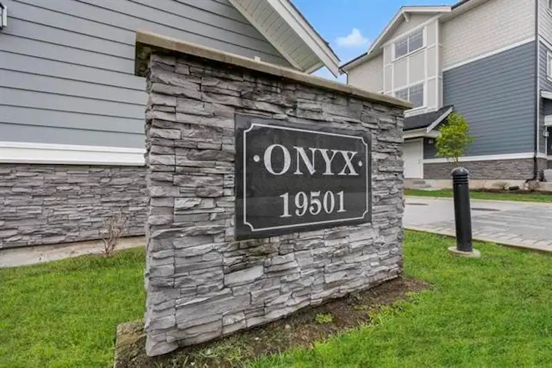 58 19501 74 AVENUE - photo 1 of 26