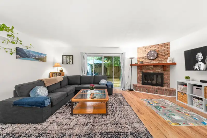 2393 MOUNTAIN HIGHWAY - photo 2 of 40