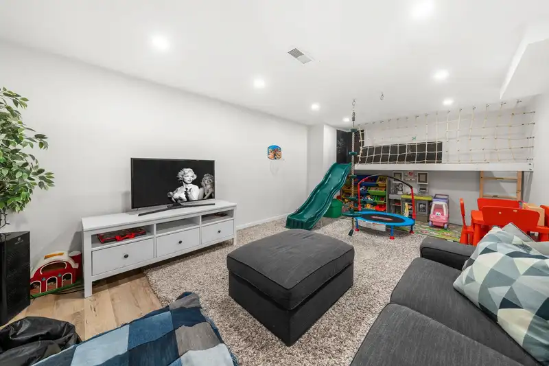 2393 MOUNTAIN HIGHWAY - photo 4 of 40