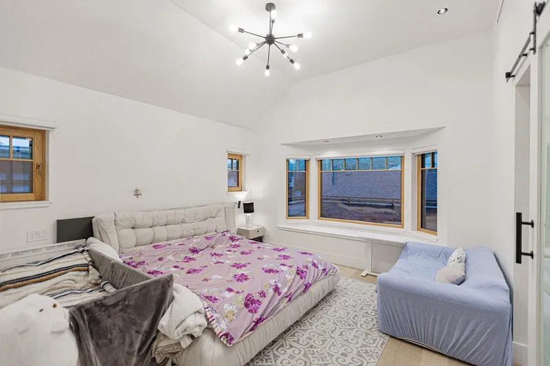 2051 W KING EDWARD AVENUE - photo 4 of 25