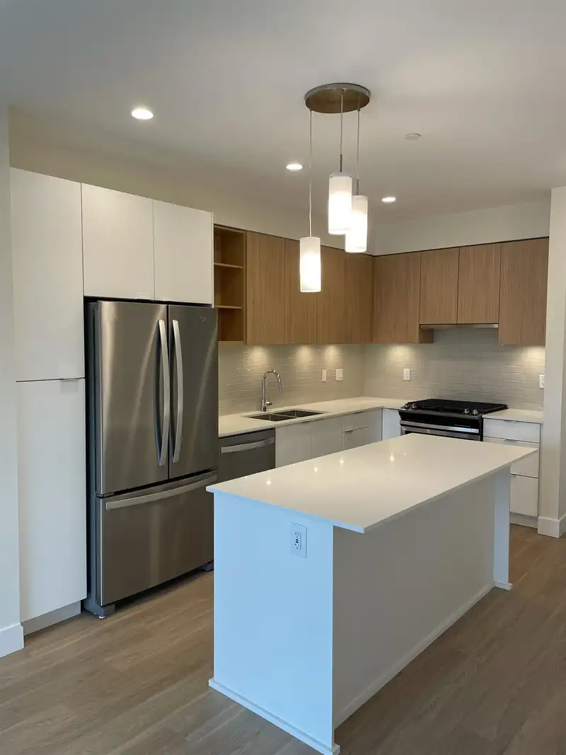 416 6950 NICHOLSON ROAD - photo 3 of 30