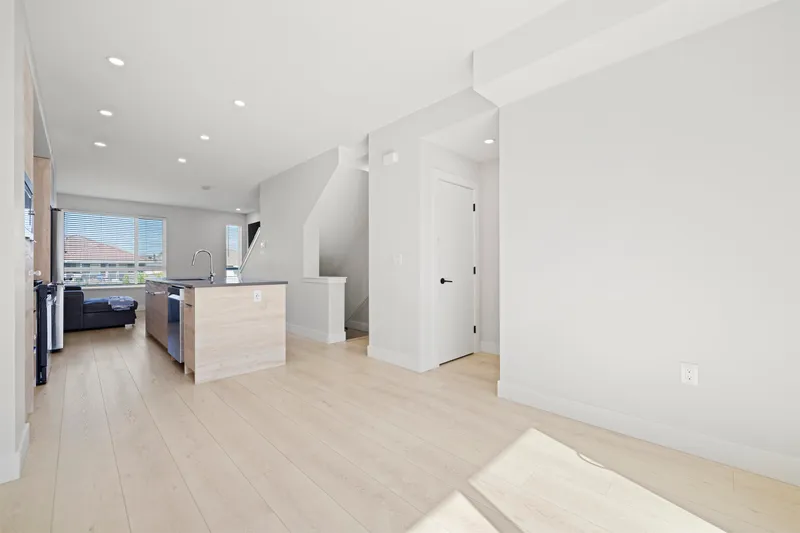 23 30530 CARDINAL AVENUE - photo 4 of 25