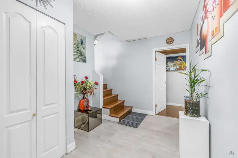 13277 64A AVENUE - photo 3 of 3
