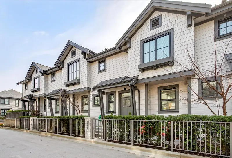 164 1290 MITCHELL STREET - photo 2 of 25