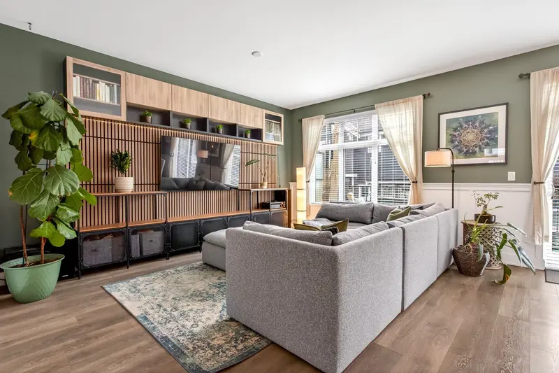 164 1290 MITCHELL STREET - photo 4 of 25