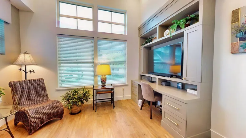 2 5528 148 STREET - photo 4 of 25