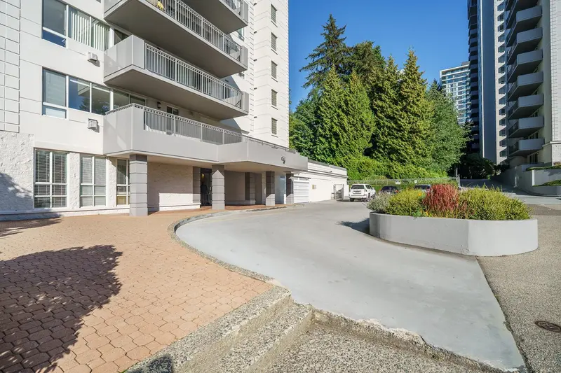 1203 545 AUSTIN AVENUE - photo 4 of 19