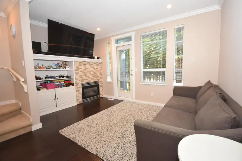 6 4787 57 STREET - photo 3 of 40