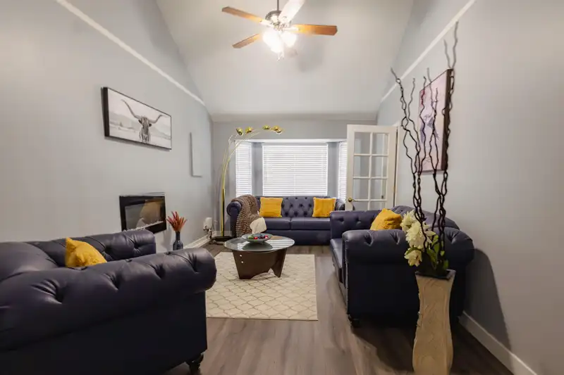13354 61 AVENUE - photo 3 of 25