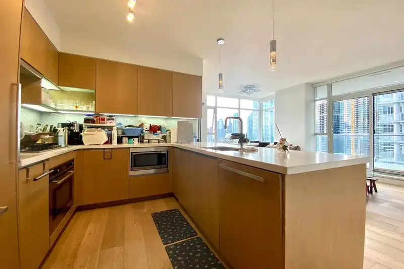 2208 6588 NELSON AVENUE - photo 2 of 29