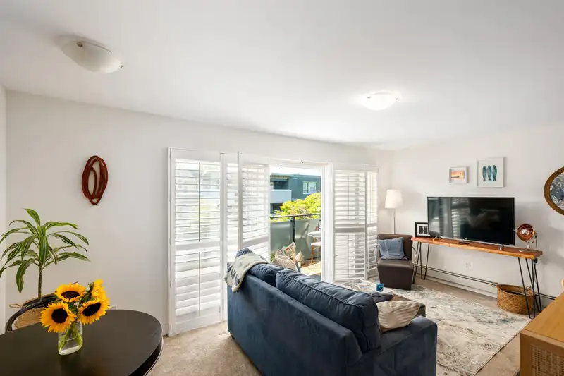 307 2416 W 3RD AVENUE - photo 3 of 16