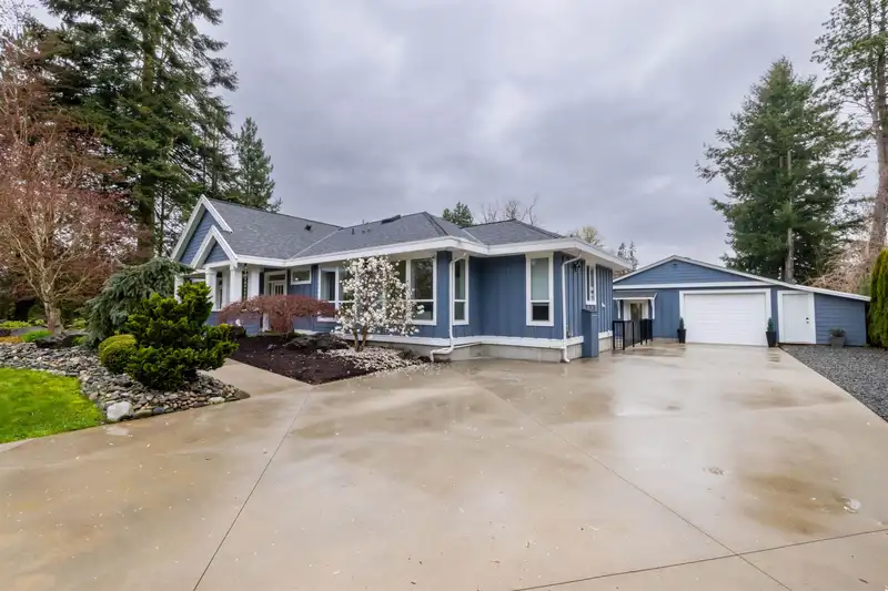 23715 46B AVENUE - photo 2 of 40