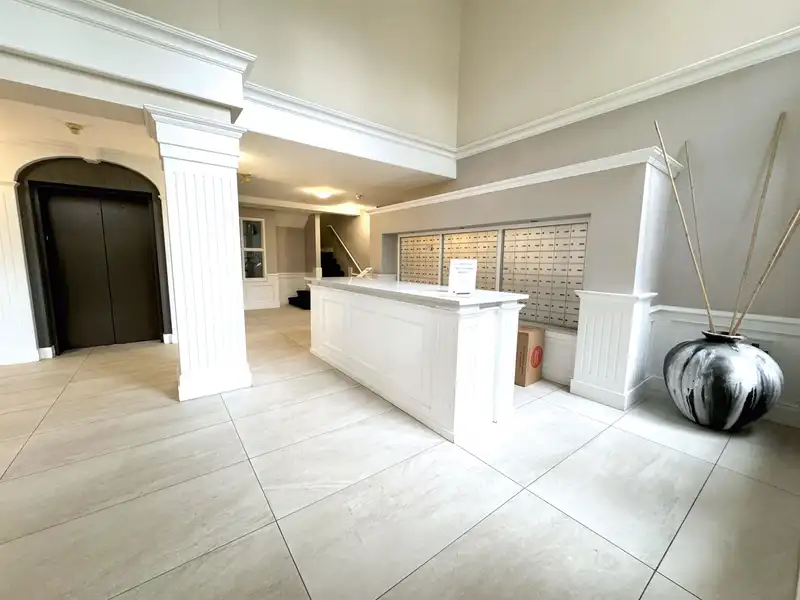 124 5835 HAMPTON PLACE - photo 4 of 21