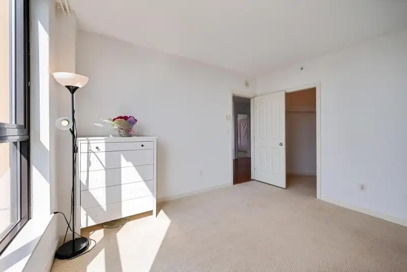 908 511 ROCHESTER AVENUE - photo 2 of 16