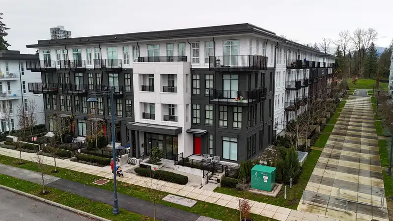 202 13933 105 BOULEVARD - photo 1 of 28