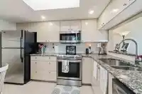 1105 1088 QUEBEC STREET - thumbnail 10