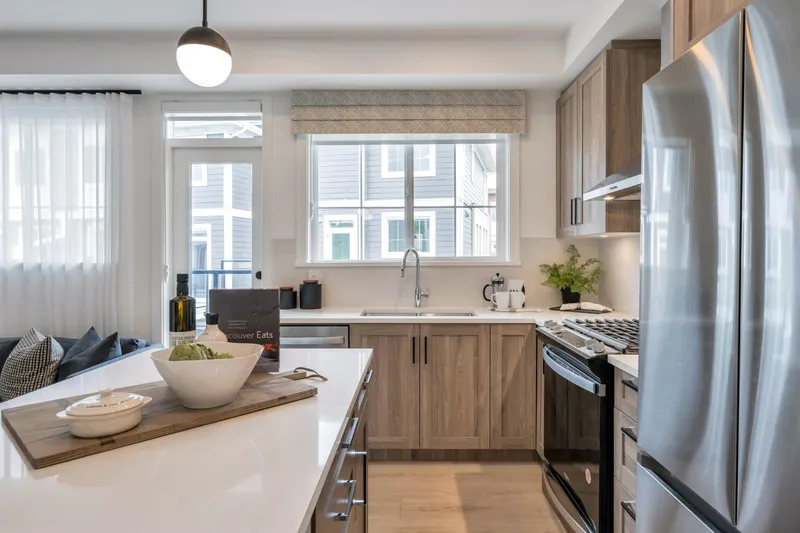 33 8433 203A STREET - photo 4 of 18