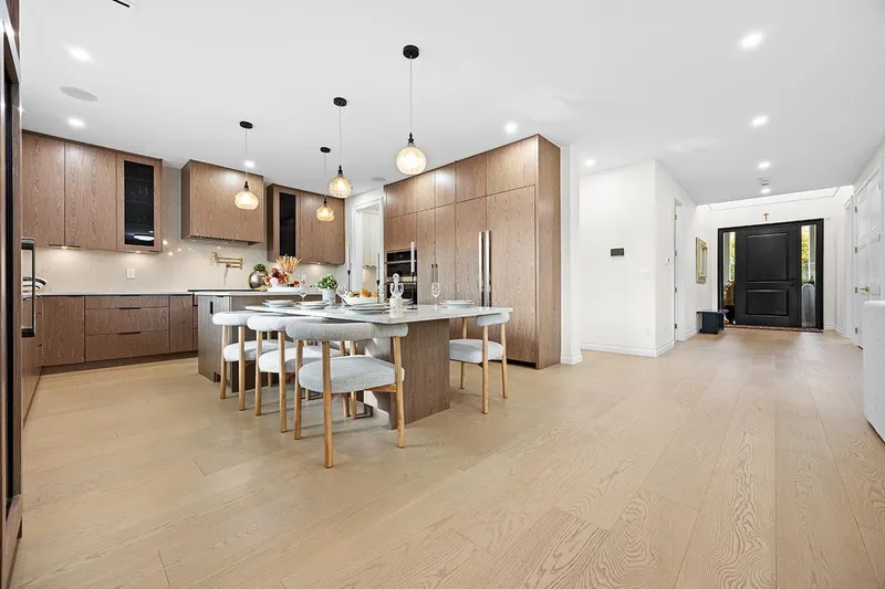 6902 KITCHENER STREET - photo 3 of 25