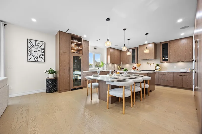 6902 KITCHENER STREET - photo 4 of 25