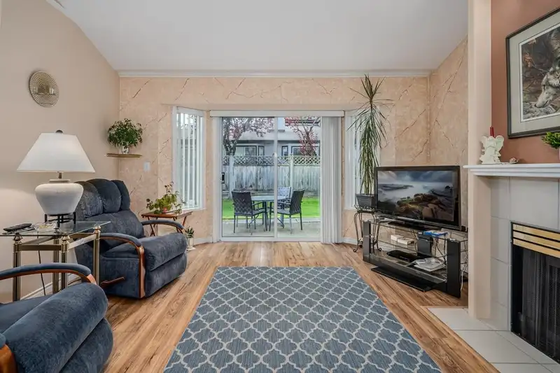 37 8567 164 STREET - photo 3 of 20