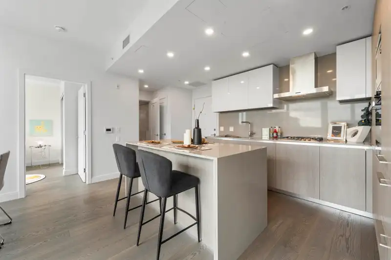 604 4932 CAMBIE STREET - photo 4 of 31