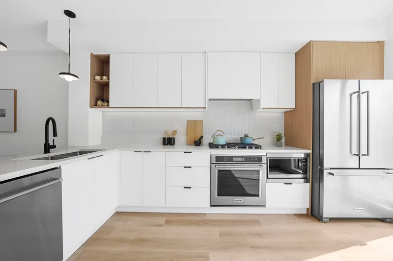 144 388 DUNCAN STREET - photo 1 of 25