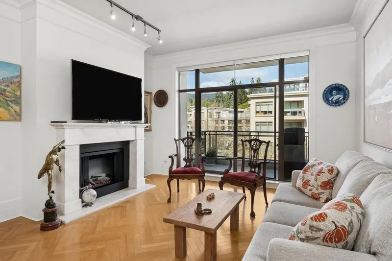 300 568 WATERS EDGE CRESCENT - photo 4 of 25