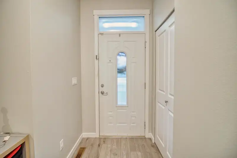 10 6575 192 STREET - photo 3 of 22