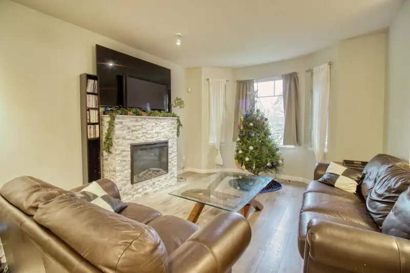 10 6575 192 STREET - photo 4 of 22