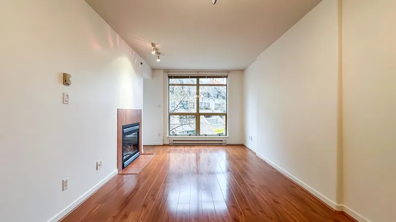 511 819 HAMILTON STREET - photo 3 of 25