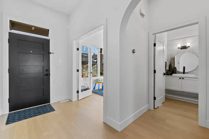 19647 73C AVENUE - photo 3 of 39