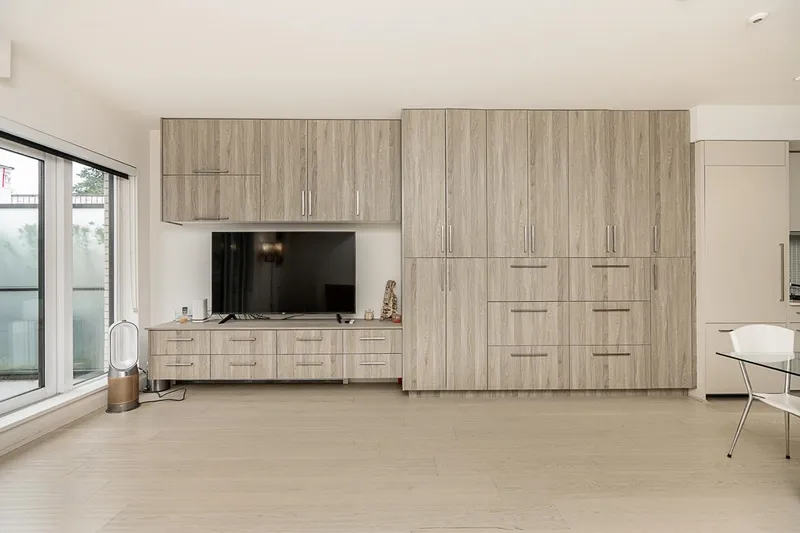 2 589 W KING EDWARD AVENUE - photo 3 of 25