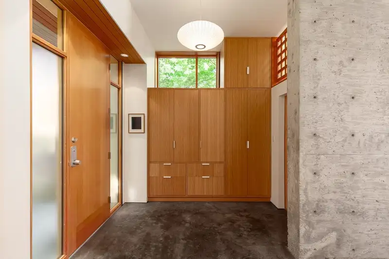 2612 BALACLAVA STREET - photo 4 of 40