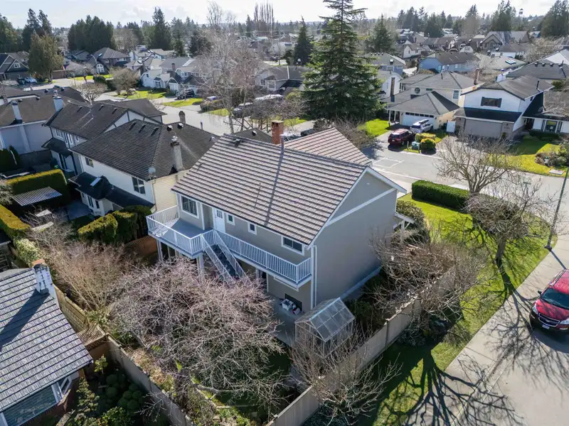 5329 LAUREL WAY - photo 2 of 40