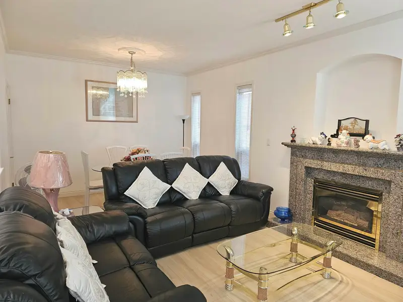 6 8693 NO. 3 ROAD - photo 2 of 20