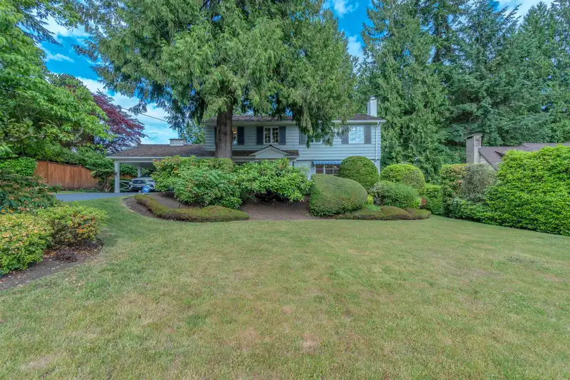 840 MARGAREE PLACE - photo 2 of 39