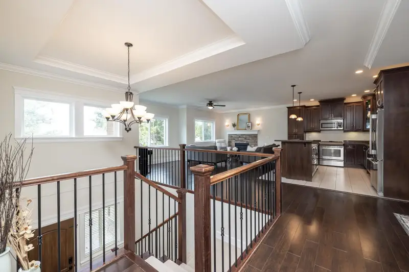 20294 49A AVENUE - photo 4 of 25