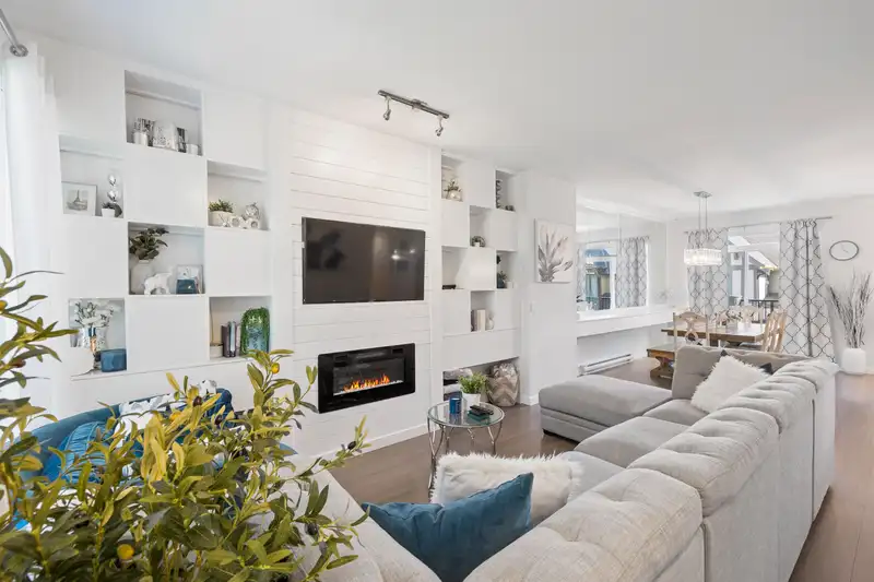 149 3500 BURKE VILLAGE PROMENADE - photo 2 of 21
