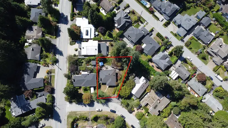 3625 HILLCREST AVENUE - photo 2 of 3