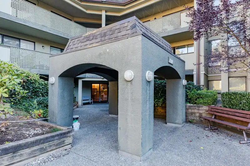 310 1210 PACIFIC STREET - photo 3 of 30