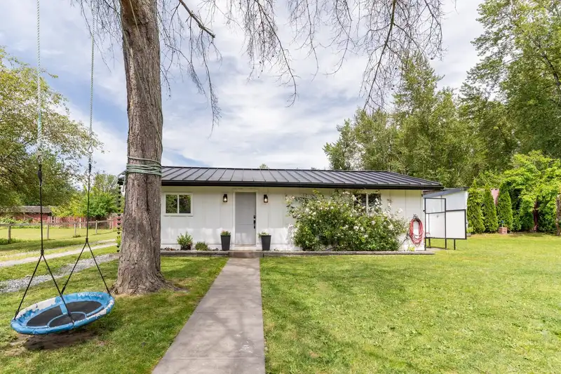 24991 100 AVENUE - photo 2 of 37