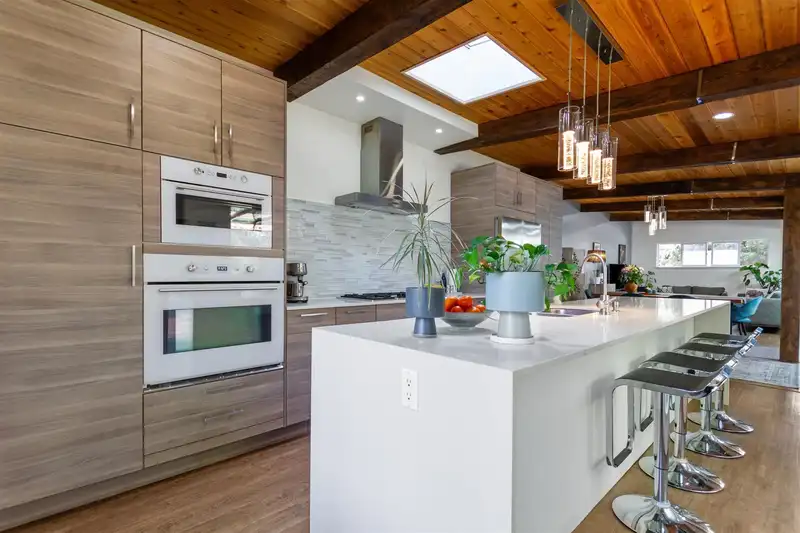 2955 SPURAWAY AVENUE - photo 1 of 40