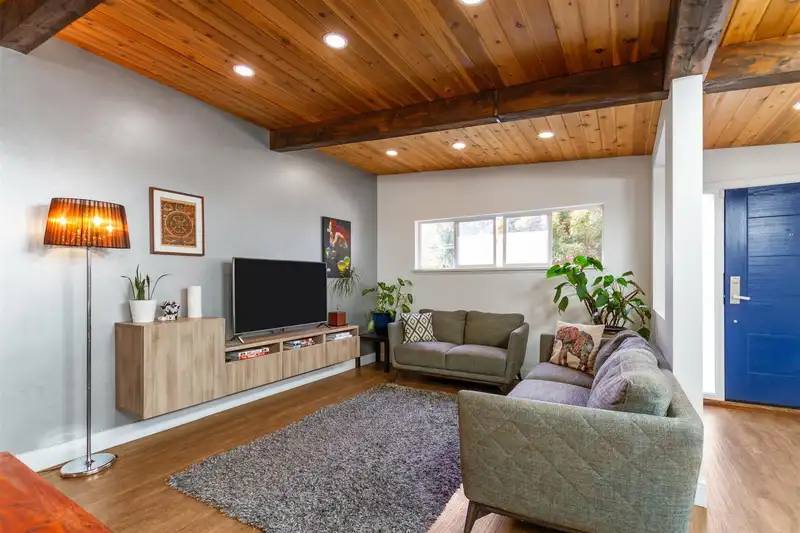 2955 SPURAWAY AVENUE - photo 2 of 40