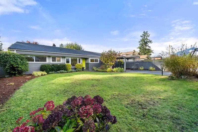 1155 TATLOW AVENUE - photo 1 of 40