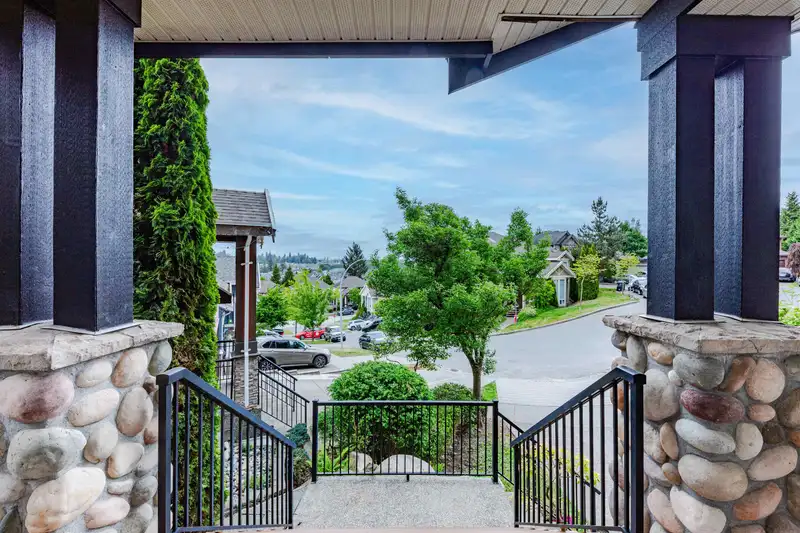 14650 61A AVENUE - photo 3 of 40