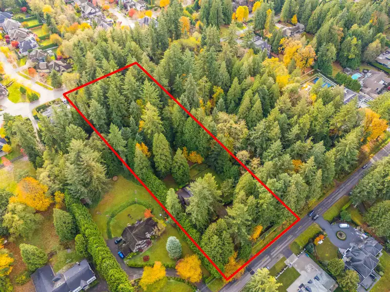 13915 27 AVENUE - photo 1 of 38