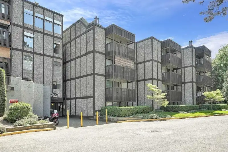 204 9672 134 STREET - photo 1 of 18