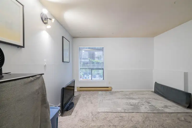 204 9672 134 STREET - photo 4 of 18