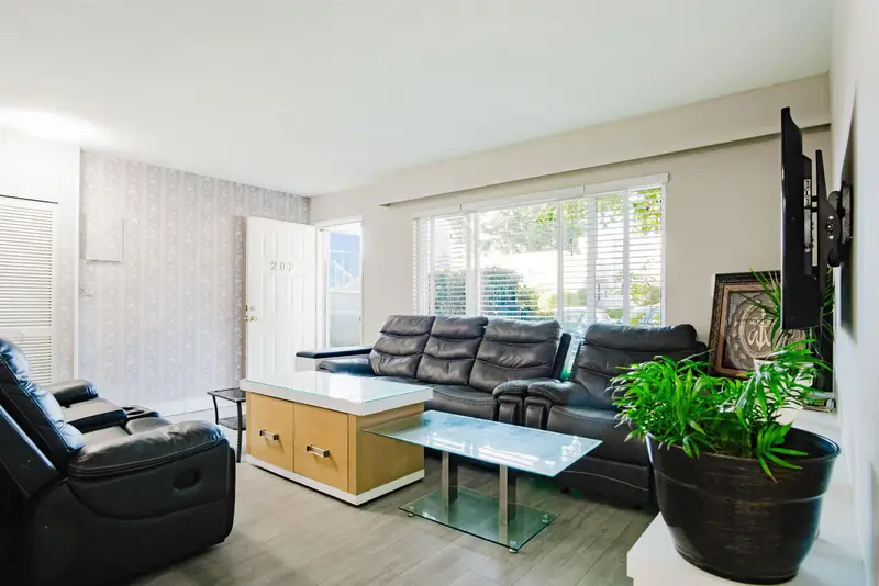 202 11901 89A AVENUE - photo 3 of 25