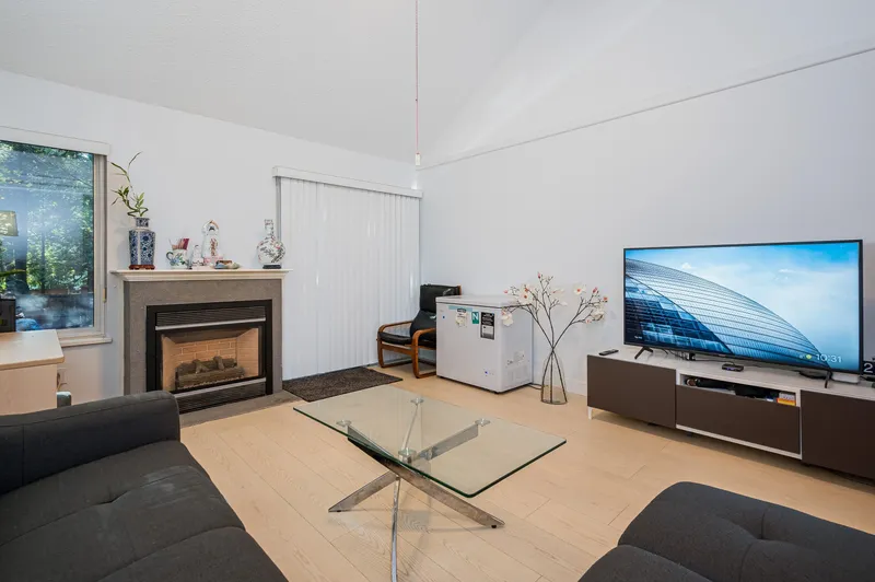 4814 FERNGLEN DRIVE - photo 4 of 25